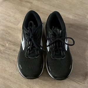 Women’s Running Shoes